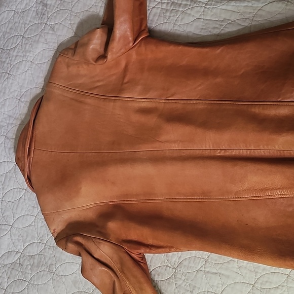 Vintage Women's Tan Leather Jacket - Picture 7 of 12